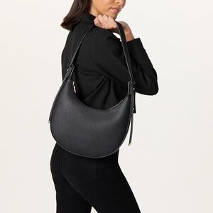 NWT The Drop Marion Crescent Bag in Black